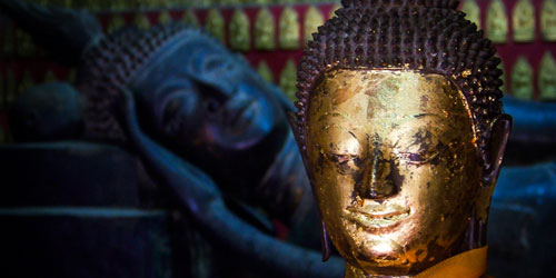 Buddhas bunte Figurenwelt