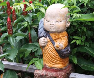 Buddha als Gartenzwerg